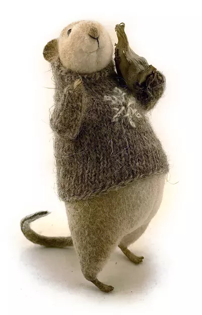 Mouse in a Sweater with Nut, Natasha Fadeeva